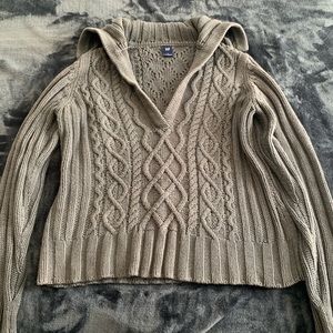 Gap sweater